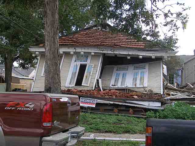 Giấc mơ về ngôi nhà của tôi sụp đổ