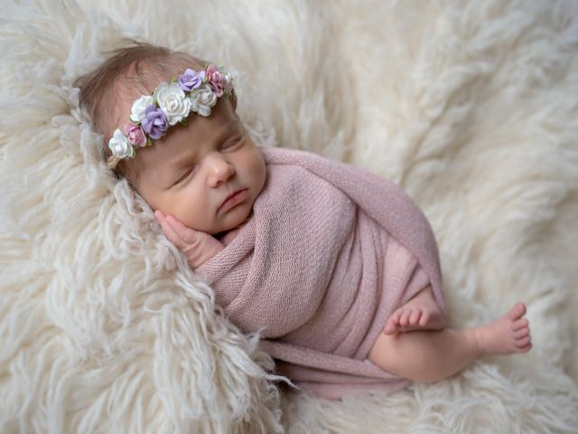 Mơ thấy sinh con gái