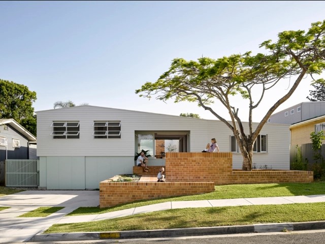 Mơ thấy nhà tan cửa nát