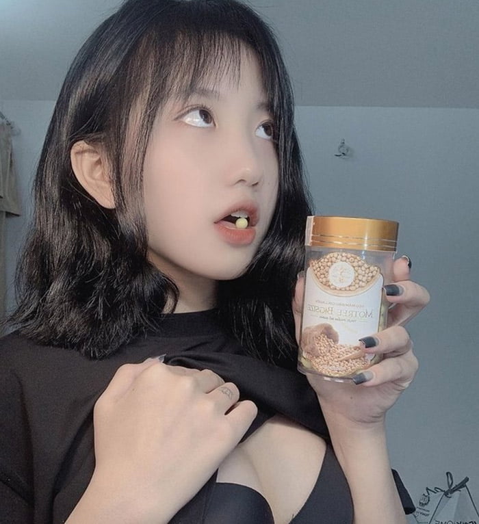 hot girl tiktoker le thi khanh luen lo clip nong 5 phut 1