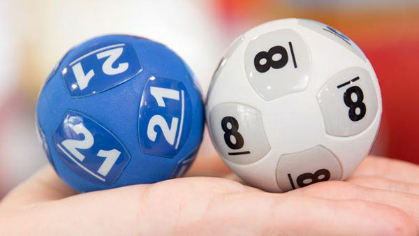 Tạo mảng 5 chữ số theo quy tắc đọc